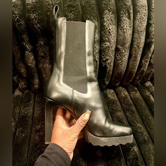 Off-White Shoes - Off-White leather heeled booties